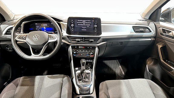 Volkswagen T-Roc 10 of 19