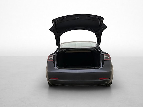 Tesla Model 3 29 of 30