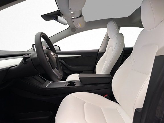 Tesla Model 3 11 of 30
