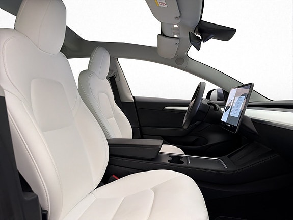 Tesla Model 3 26 of 30