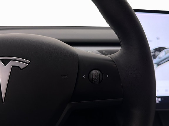 Tesla Model 3 16 of 30