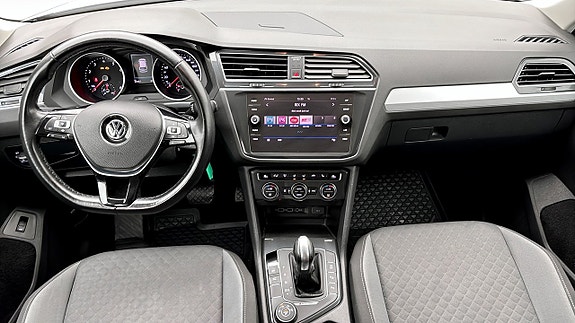 Volkswagen Tiguan 10 of 12
