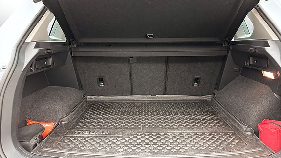Volkswagen Tiguan 12 of 12