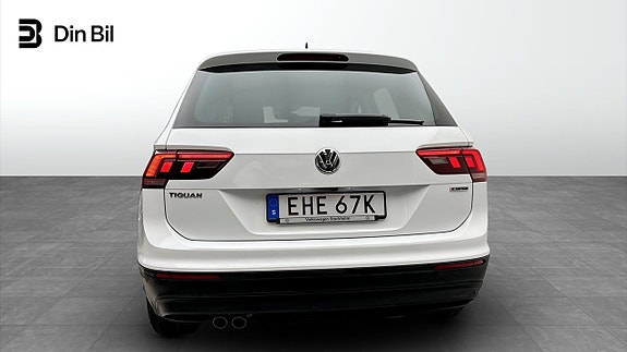 Volkswagen Tiguan 5 of 12