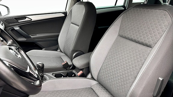 Volkswagen Tiguan 8 of 12
