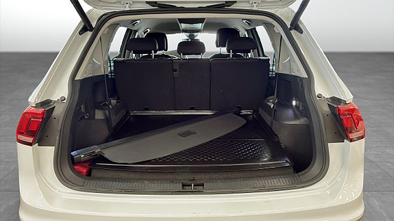 Volkswagen Tiguan Allspace 12 of 16
