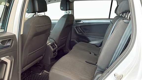 Volkswagen Tiguan Allspace 11 of 16