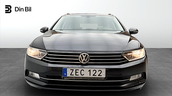 Volkswagen Passat 4 of 17