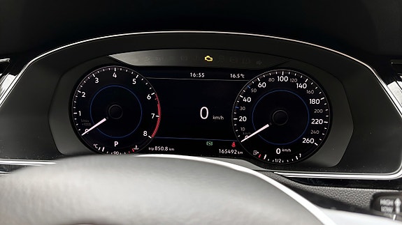 Volkswagen Passat 12 of 17
