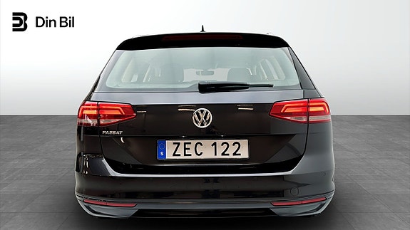 Volkswagen Passat 5 of 17