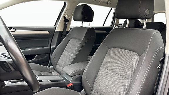 Volkswagen Passat 8 of 17