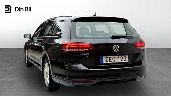 Volkswagen Passat 3 of 17