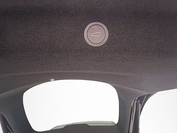 Tesla Model Y 29 of 30