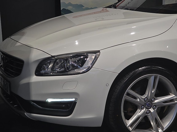 Volvo V60 14 of 20