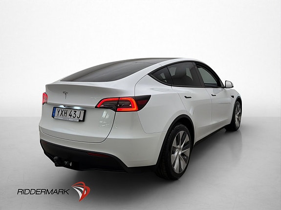 Tesla Model Y 8 of 30