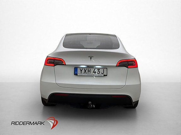 Tesla Model Y 7 of 30