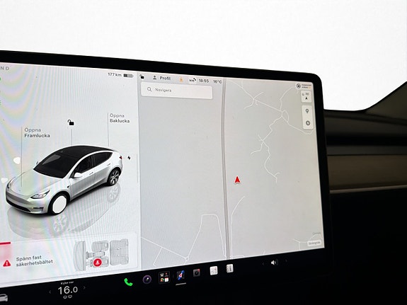 Tesla Model Y 19 of 30