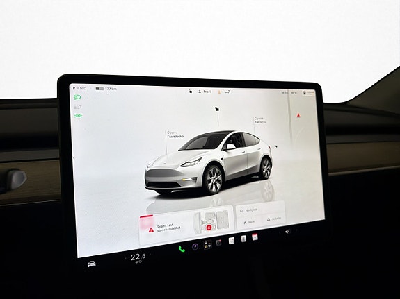 Tesla Model Y 25 of 30