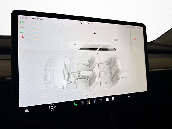 Tesla Model Y 21 of 30