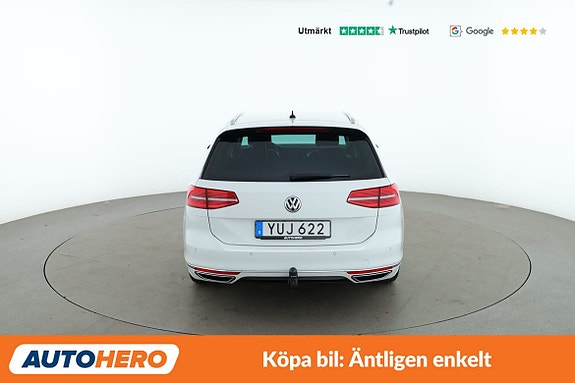 Volkswagen Passat 4 of 30
