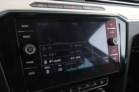Volkswagen Passat 21 of 30