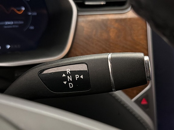 Tesla Model S 17 of 30