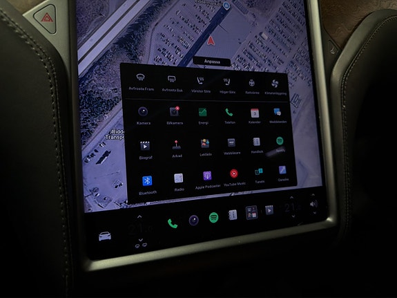 Tesla Model S 20 of 30