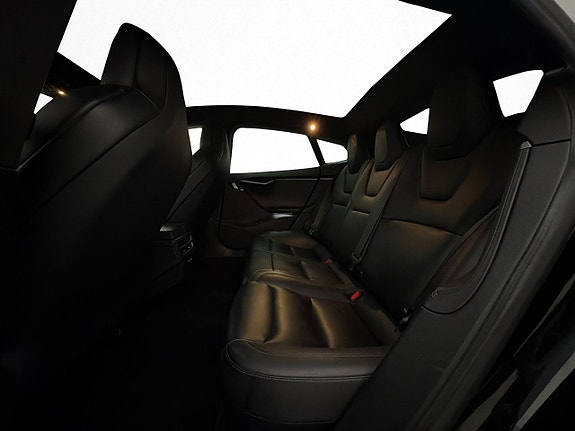 Tesla Model S 25 of 30