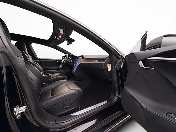 Tesla Model S 24 of 30