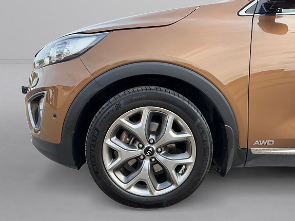 Kia Sorento 3 of 19