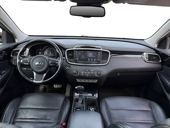 Kia Sorento 13 of 19