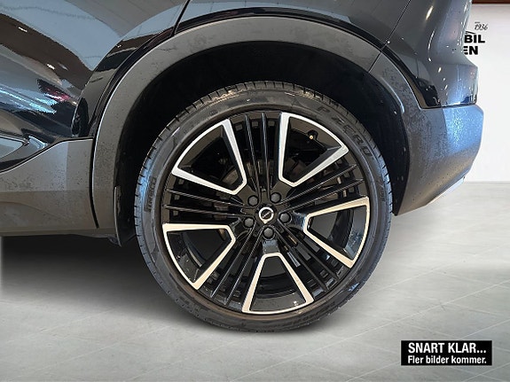 Volvo XC40 2 of 3