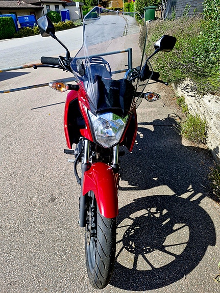 Honda CB125F 4 of 7