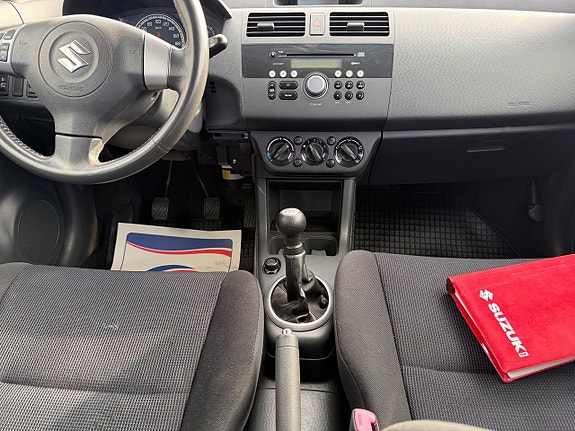 Suzuki Swift 7 of 12