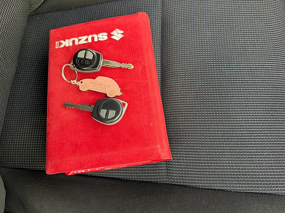 Suzuki Swift 12 of 12