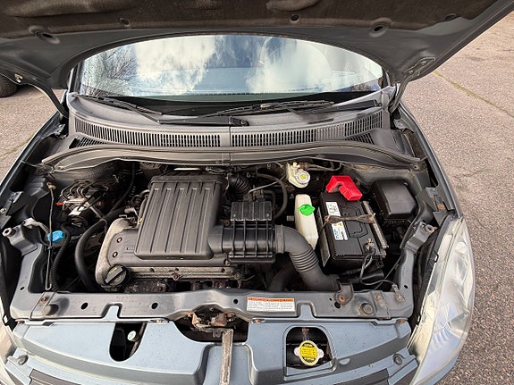 Suzuki Swift 11 of 12