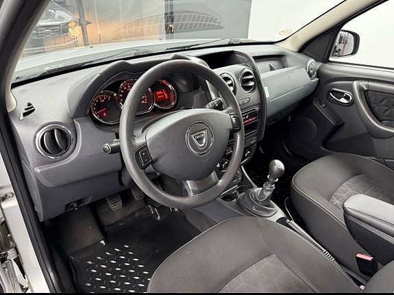 Dacia Duster 3 of 3