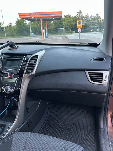 Hyundai i30 13 of 18