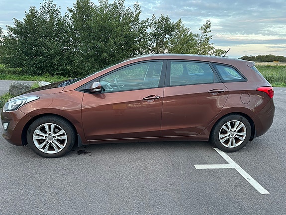 Hyundai i30 3 of 18