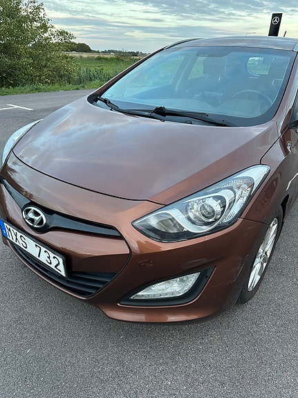 Hyundai i30 2 of 18