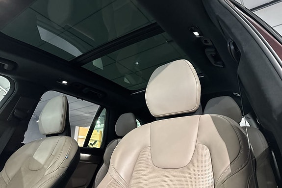 Volvo XC90 14 of 18