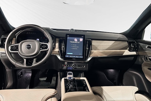 Volvo XC90 9 of 18