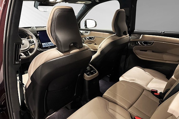 Volvo XC90 8 of 18