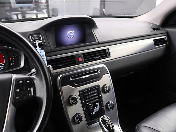 Volvo V70 16 of 25