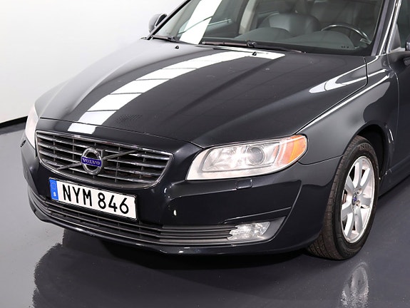 Volvo V70 2 of 25