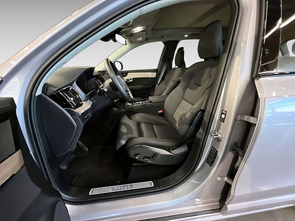 Volvo XC90 9 of 18