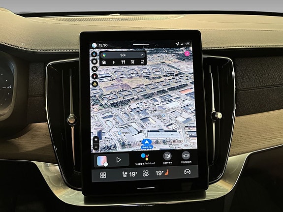 Volvo XC90 15 of 18