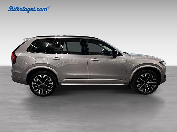 Volvo XC90 5 of 18