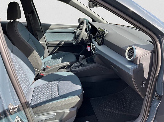 Seat Arona 14 of 16