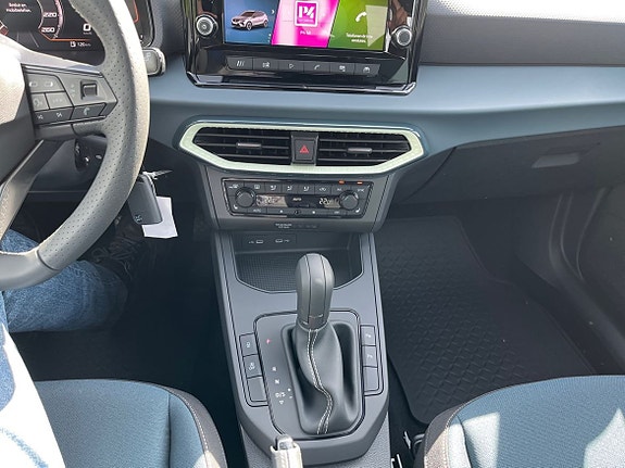 Seat Arona 12 of 16